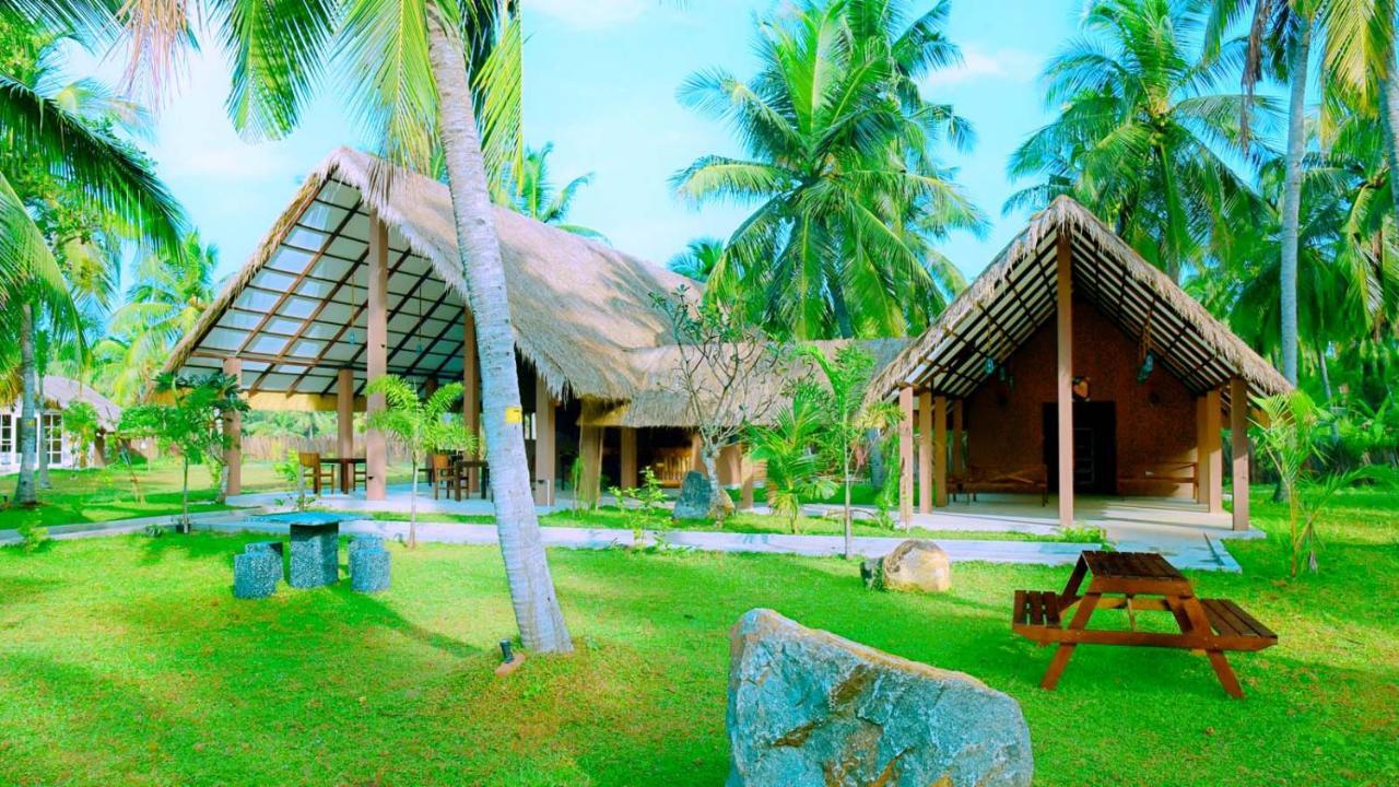 Coco Village Hotel Chilaw Bangadeniya Buitenkant foto
