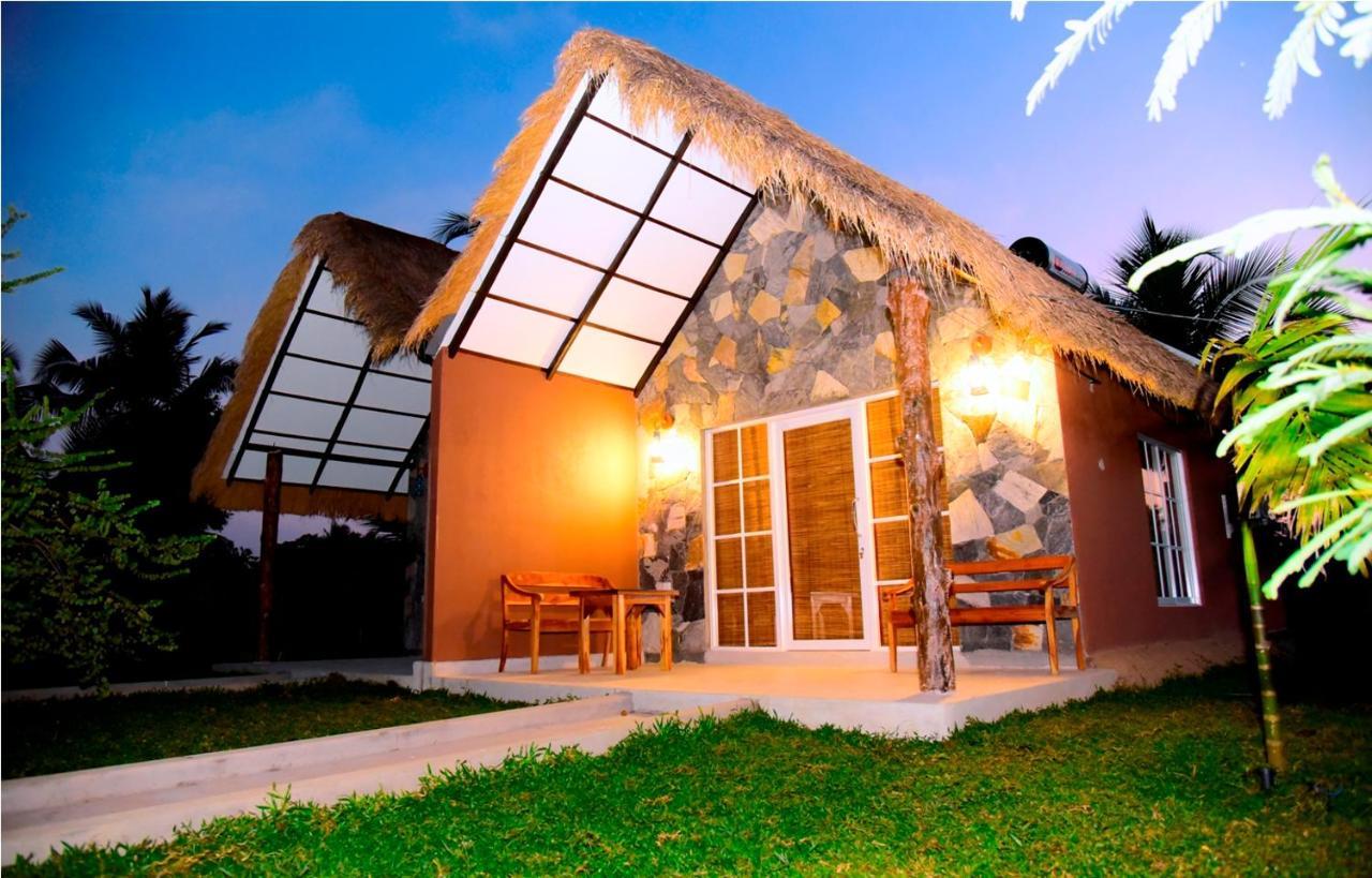 Coco Village Hotel Chilaw Bangadeniya Buitenkant foto