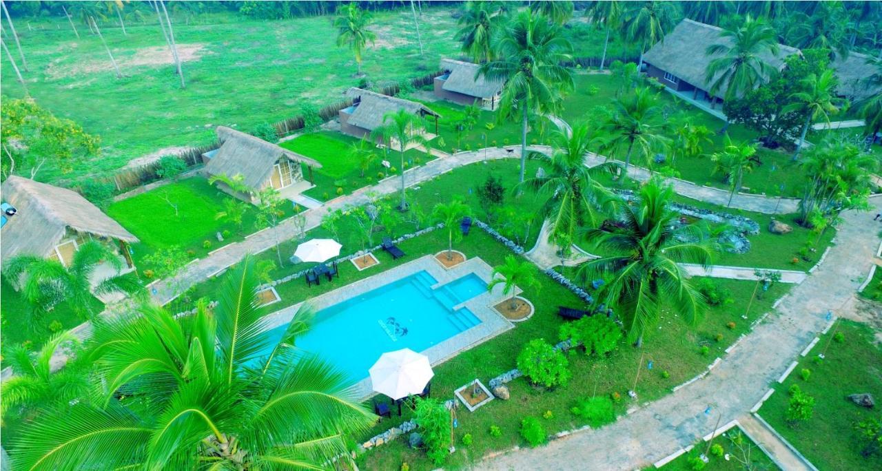 Coco Village Hotel Chilaw Bangadeniya Buitenkant foto