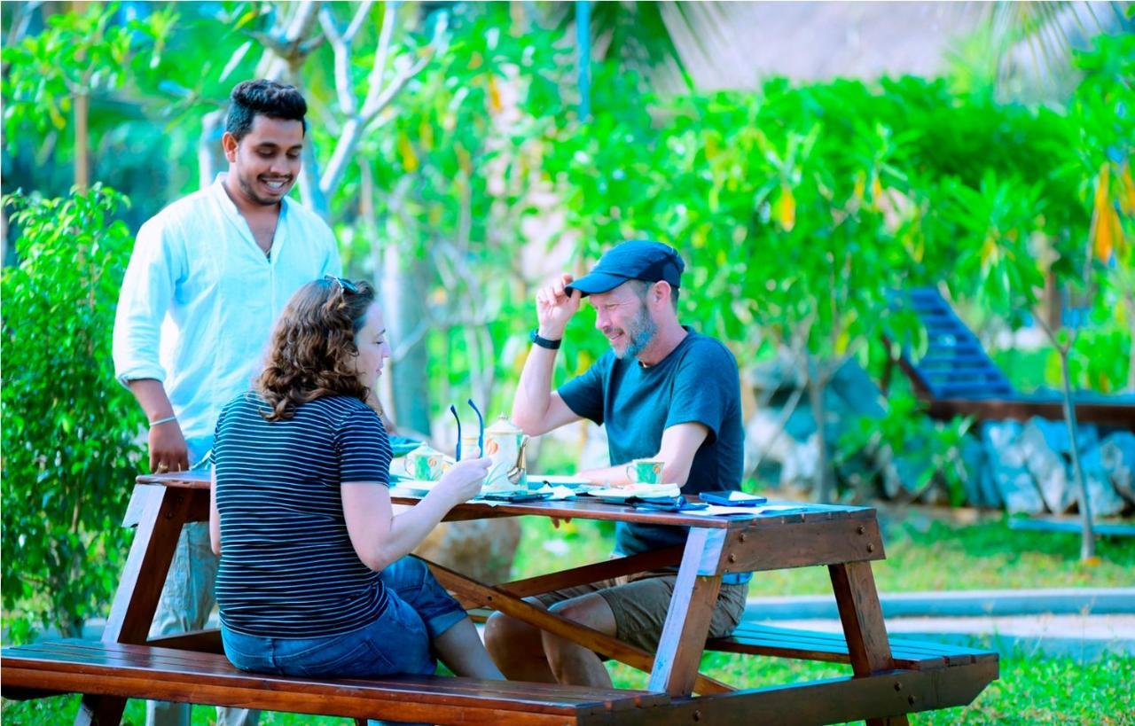 Coco Village Hotel Chilaw Bangadeniya Buitenkant foto