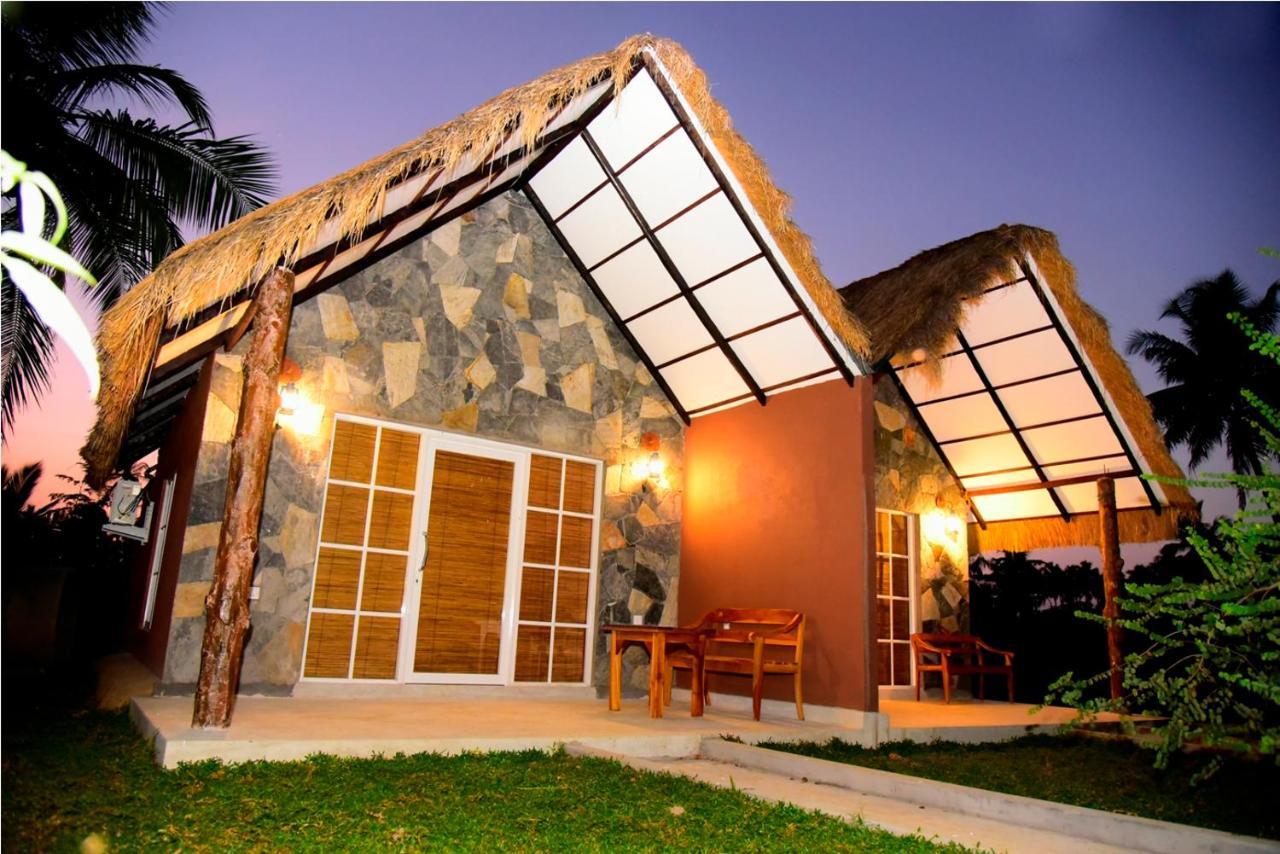 Coco Village Hotel Chilaw Bangadeniya Buitenkant foto