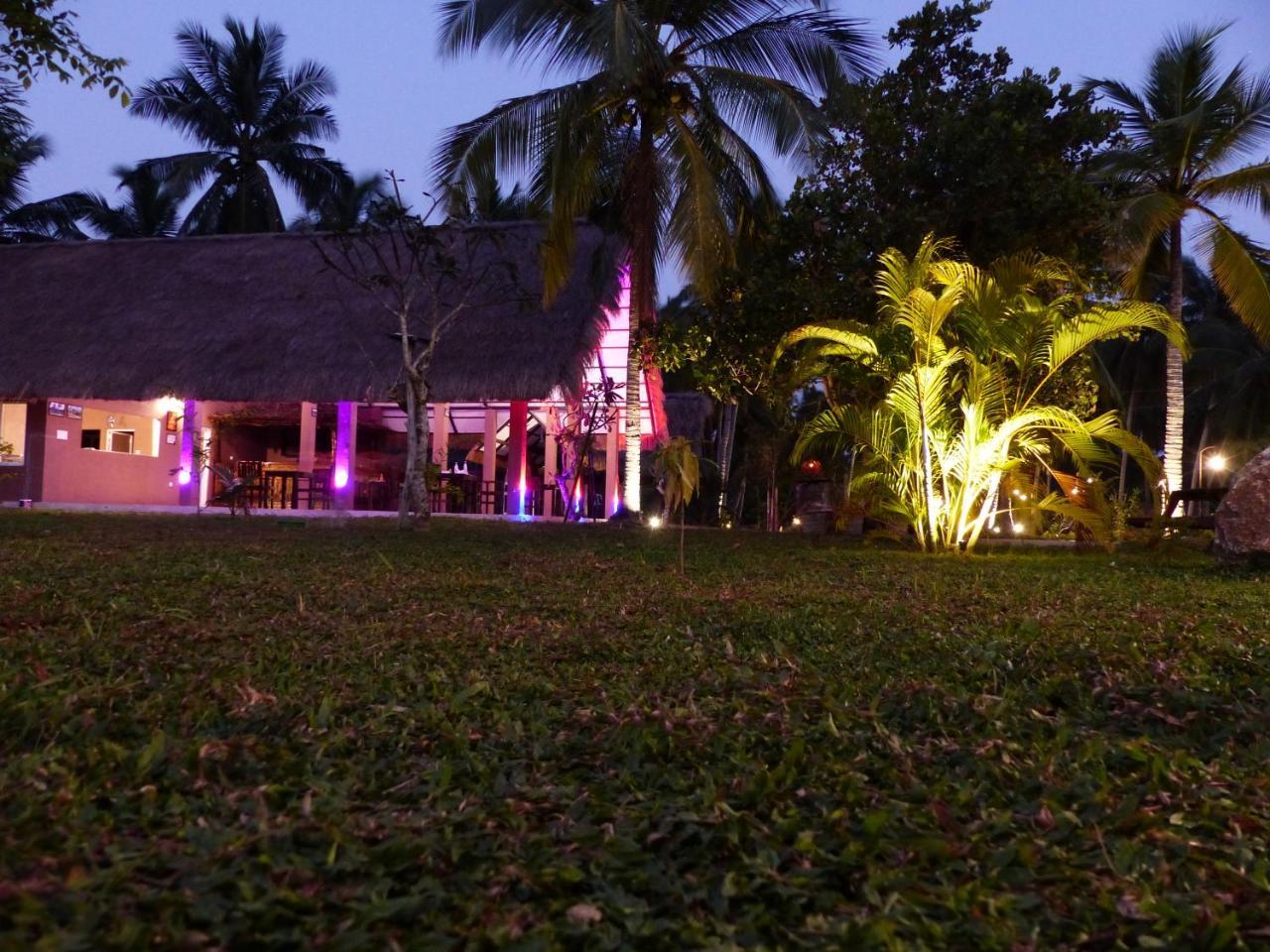 Coco Village Hotel Chilaw Bangadeniya Buitenkant foto