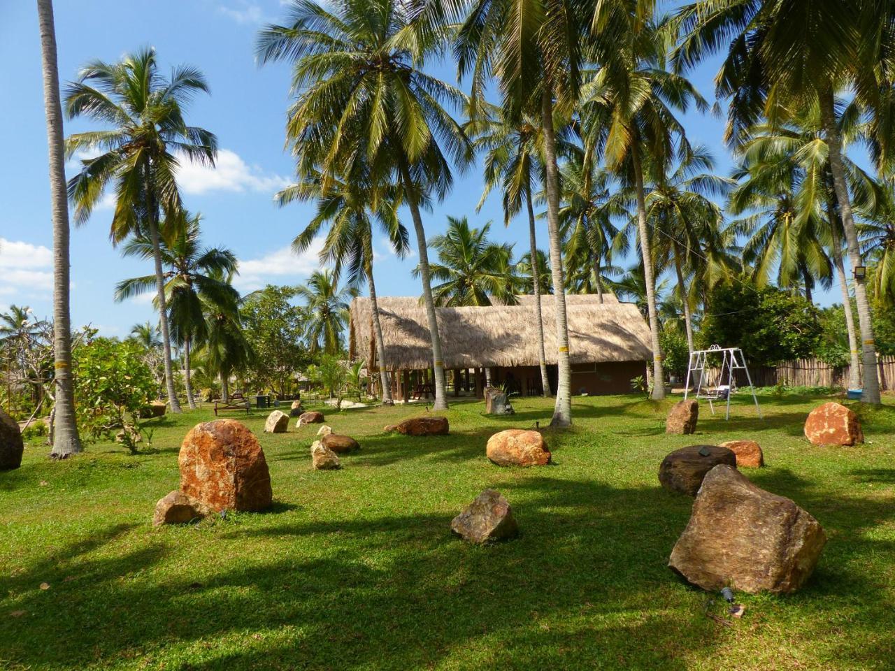 Coco Village Hotel Chilaw Bangadeniya Buitenkant foto